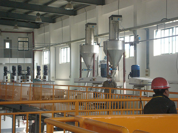 涂料生產(chǎn)設(shè)備.jpg 涂料生產(chǎn)設(shè)備.jpg